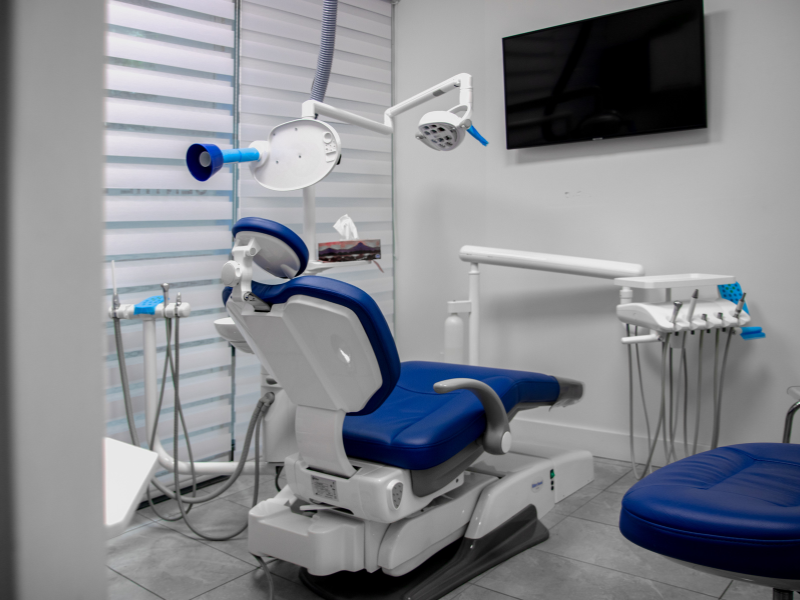 Image d'une salle des dentistes à la clinique dentaire Ecodentaire à Montréal.